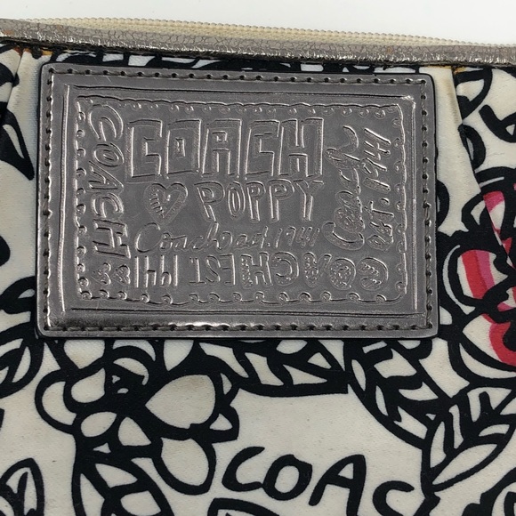 Coach Maritza Poppy Flower Wristlet - Picture 3 of 8